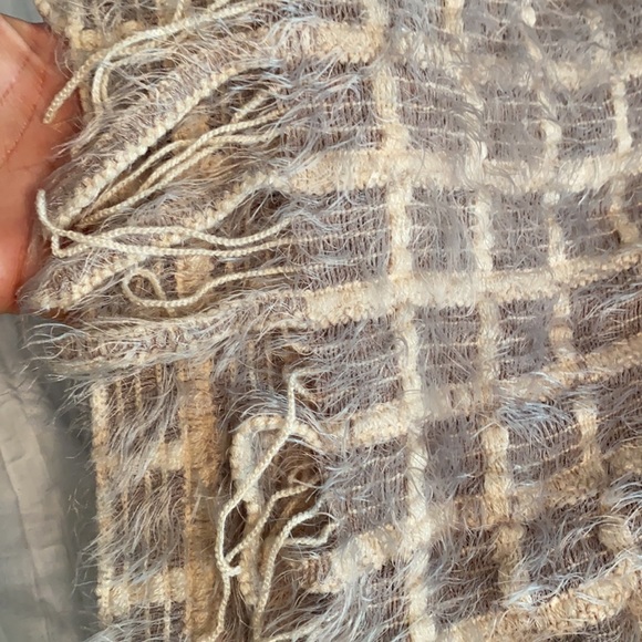 Tan and Cream Poncho🌸🌸 - Picture 2 of 4